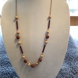 WOOD BALLS NECKLACE